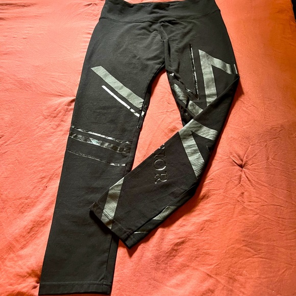 NWOT ~ YOGA ATHLETIC LEGGINGS - Picture 4 of 7